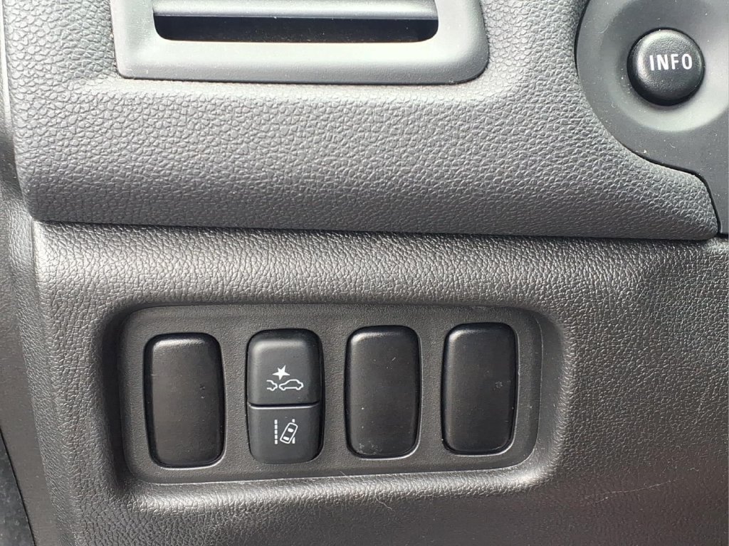 Used 2024 Mitsubishi Outlander Sport ES AWD/4WD image 17