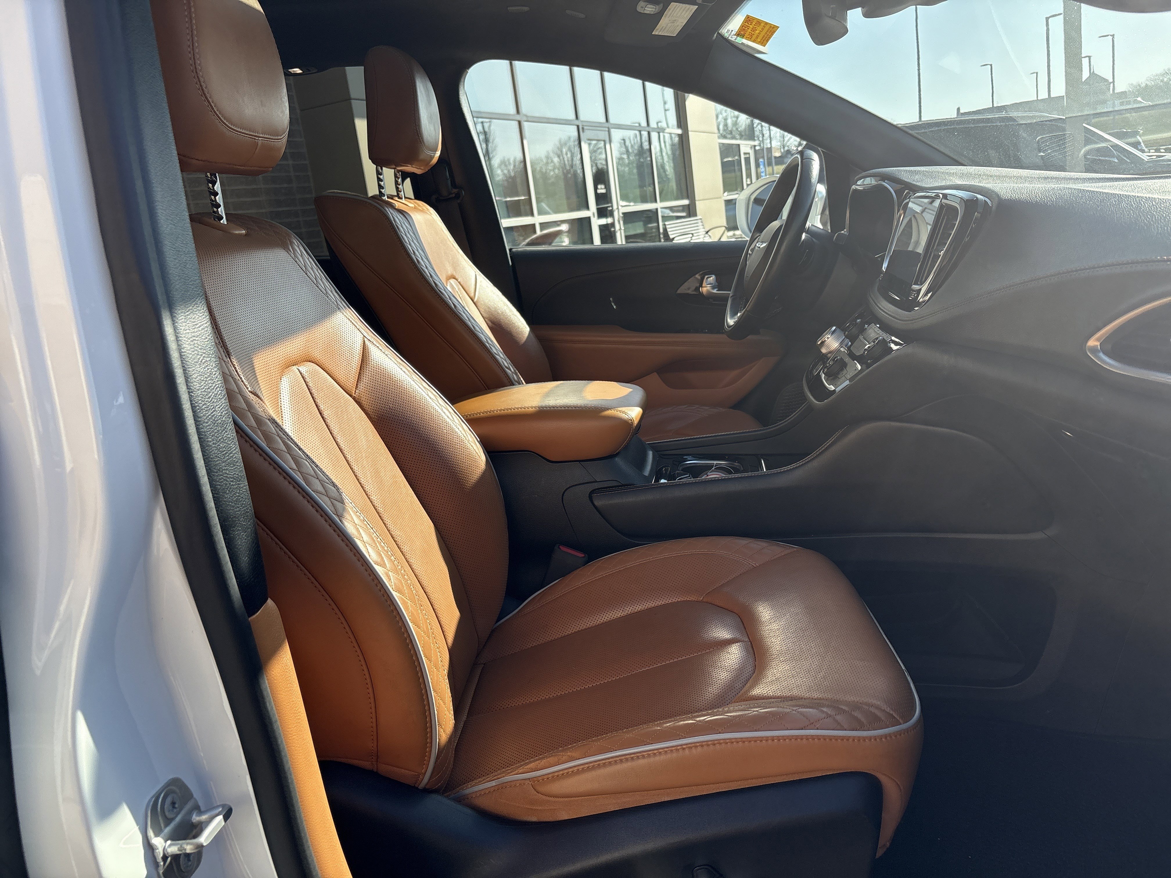 Used 2021 Chrysler Pacifica Pinnacle image 34