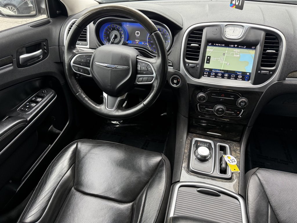 Used 2020 Chrysler 300 Limited image 23