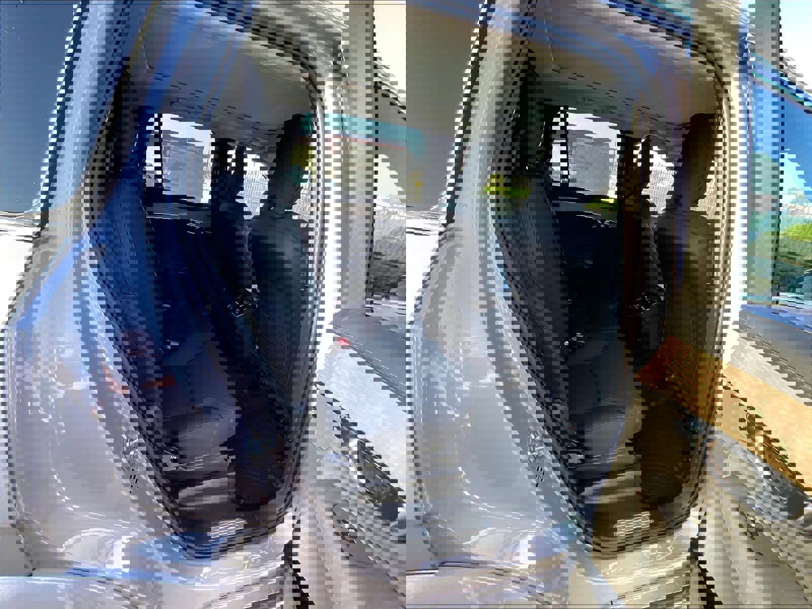 New 2026 Volvo XC90 B5 Plus w/ Protection Package image 27