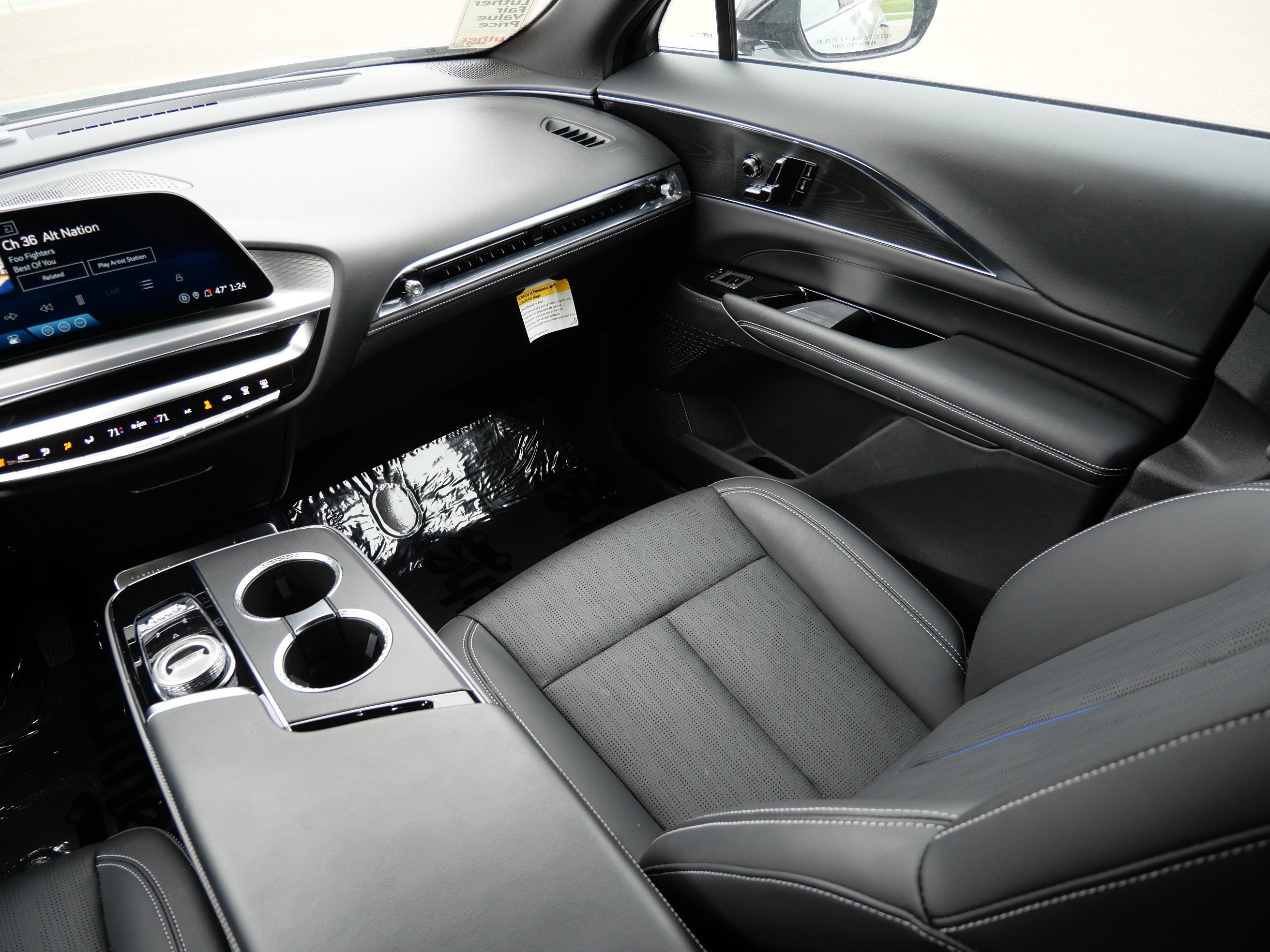 Certified 2024 Cadillac Lyriq Luxury w/ LPO, Floor Liner Package image 9