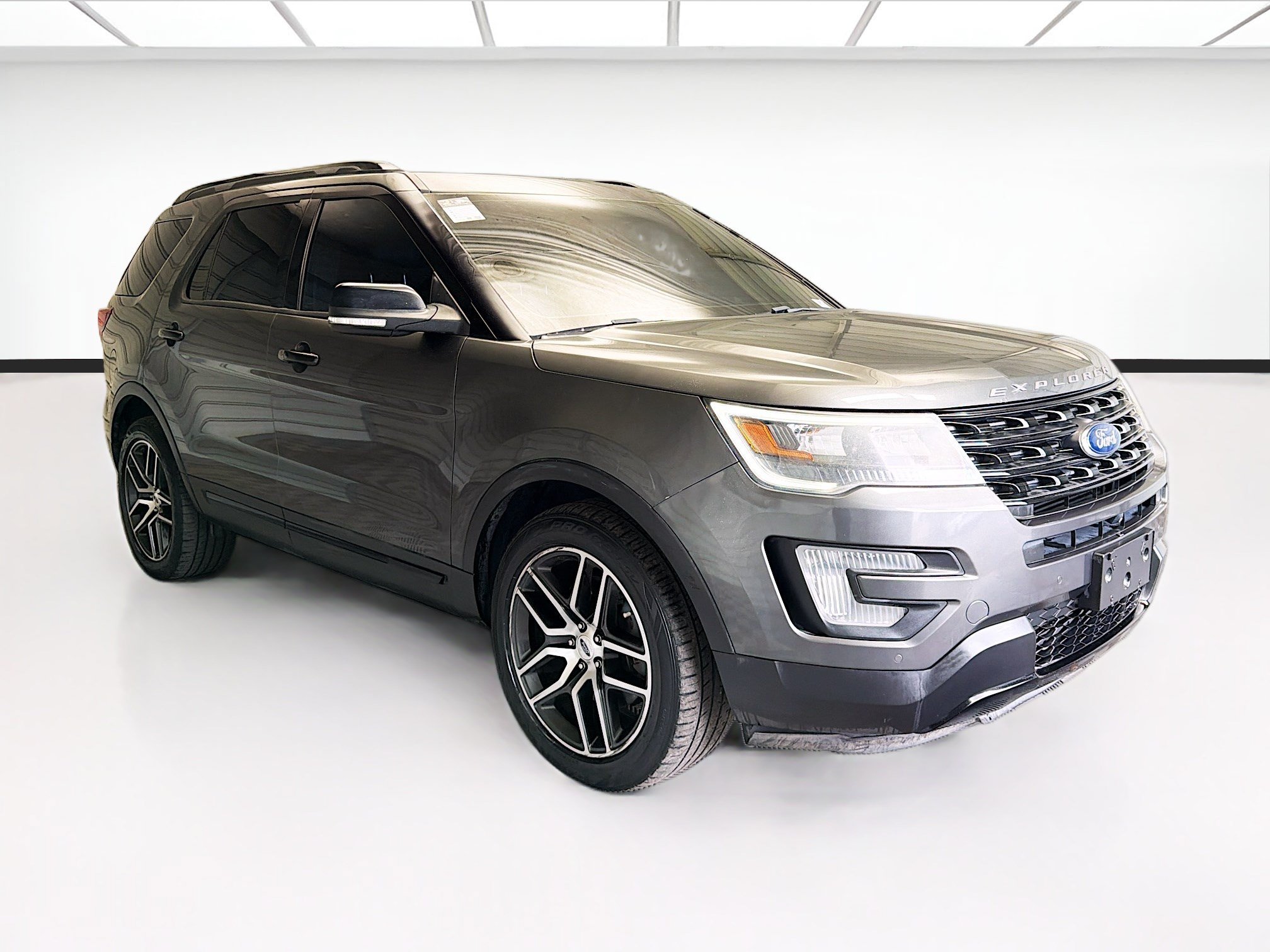 Used 2017 Ford Explorer Sport w/ Equipment Group 401A AWD/4WD image 3