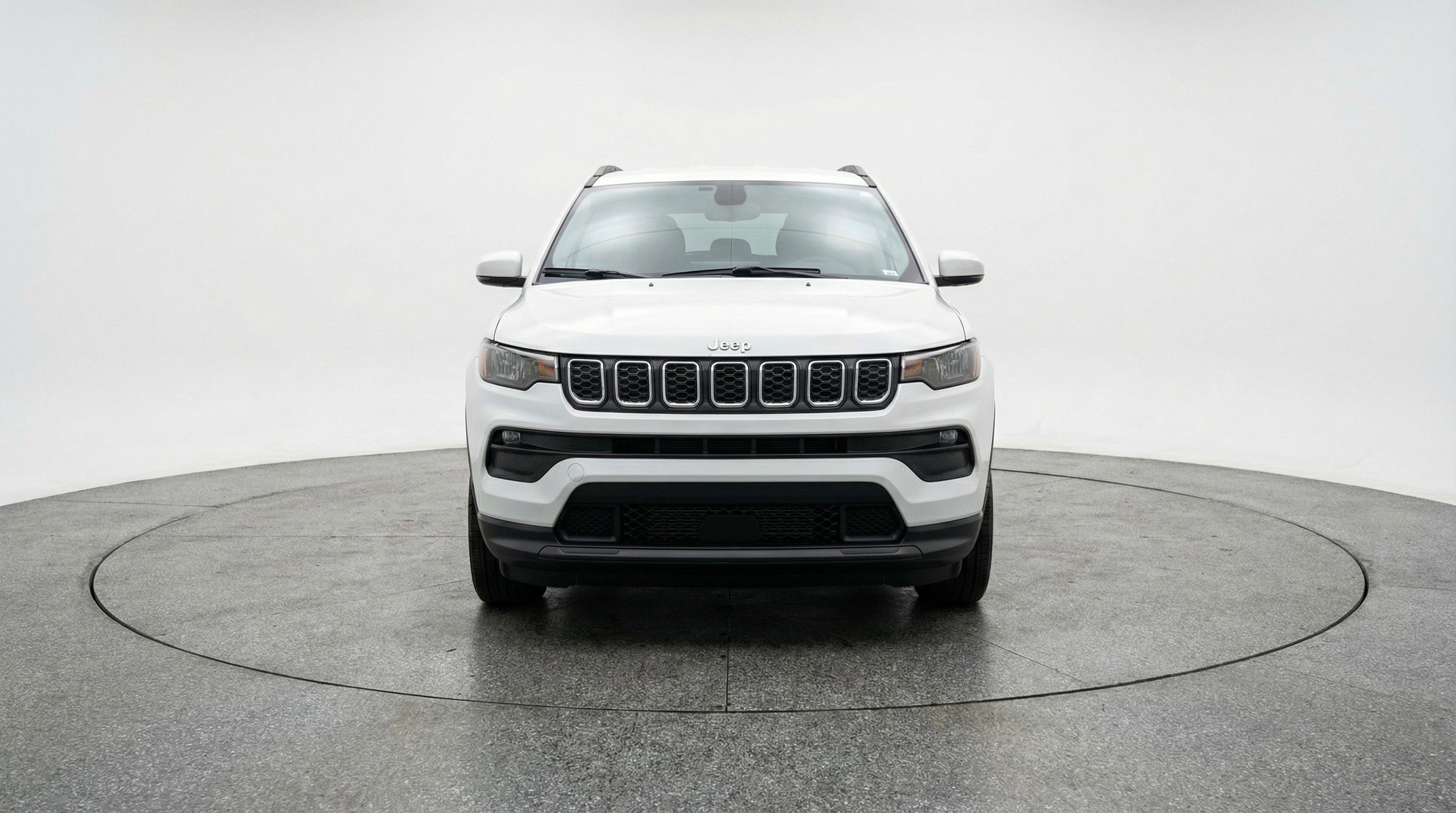 Used 2025 Jeep Compass Latitude AWD/4WD image 2