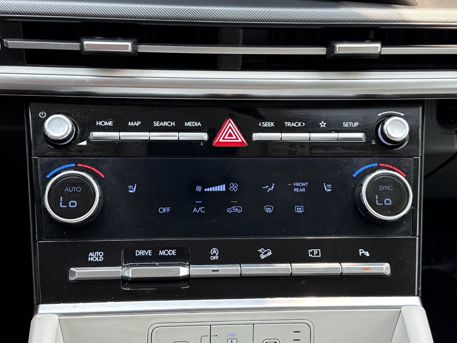 Certified 2024 Hyundai Santa Fe SEL FWD image 27