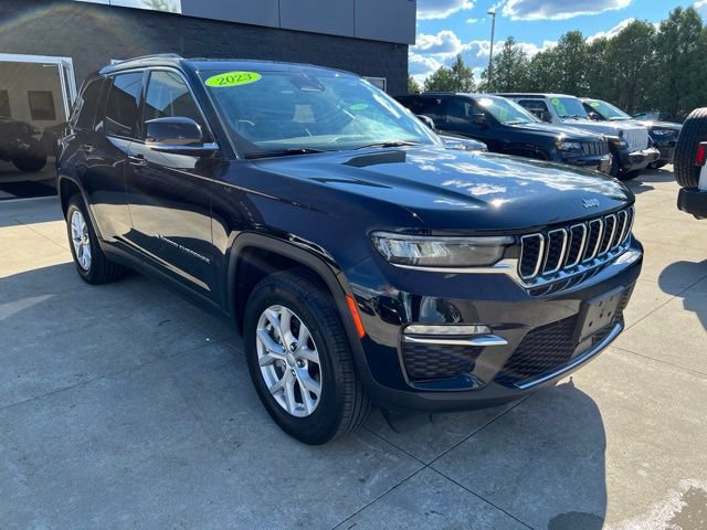 Certified 2023 Jeep Grand Cherokee Limited AWD/4WD image 1