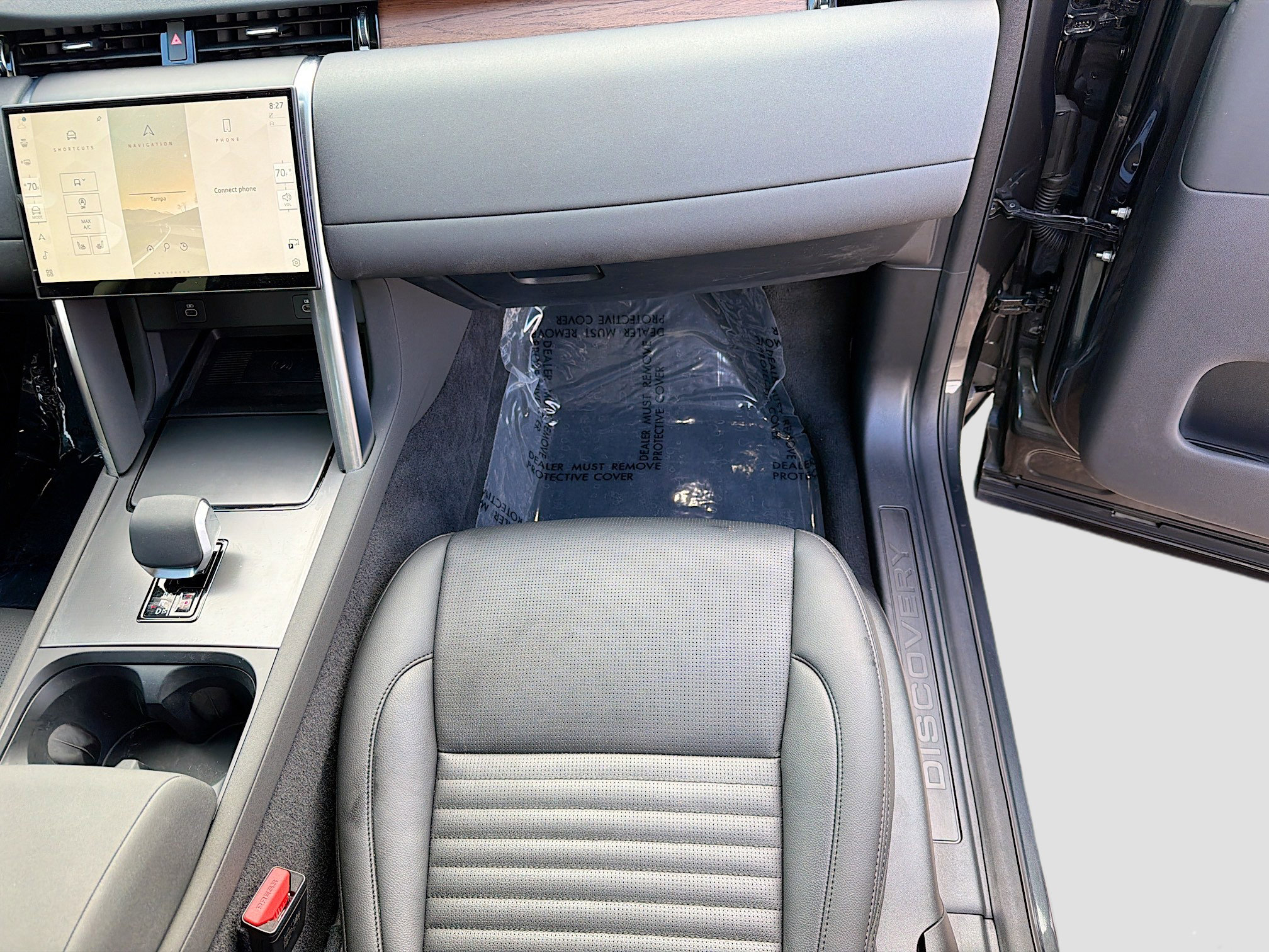 Used 2025 Land Rover Discovery Sport S image 17