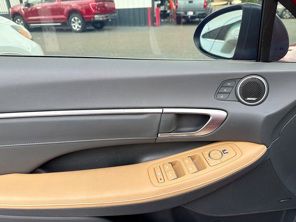 Used 2021 Hyundai Sonata Limited w/ Preferred Accessory Package image 6