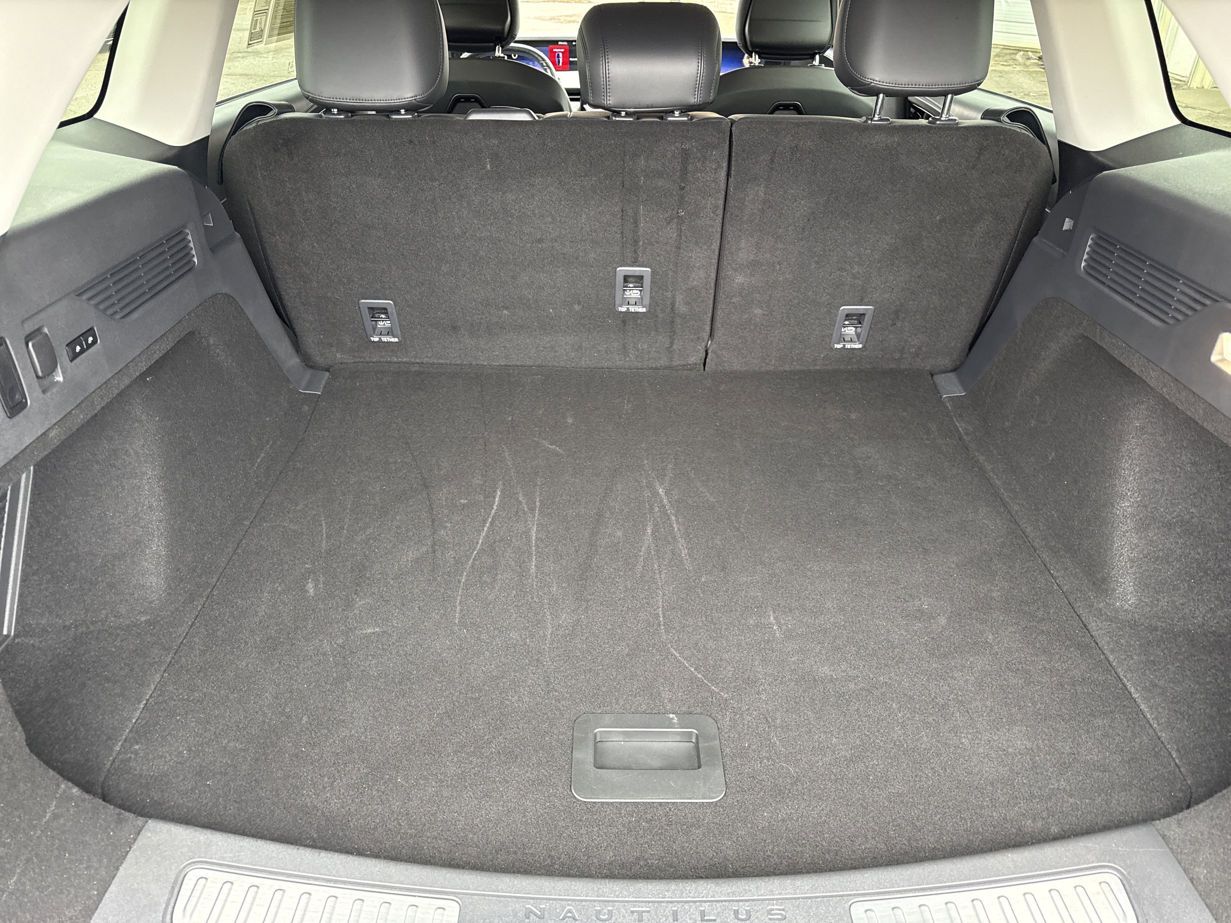 Used 2024 Lincoln Nautilus Premier image 7