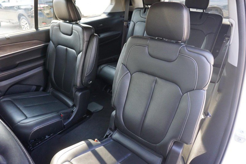 Used 2023 Jeep Grand Cherokee L Limited w/ Luxury Tech Group II AWD/4WD image 27