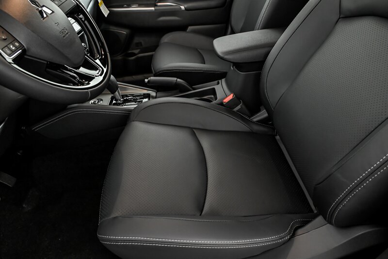 New 2027 Mitsubishi Outlander Sport SEL AWD/4WD image 18