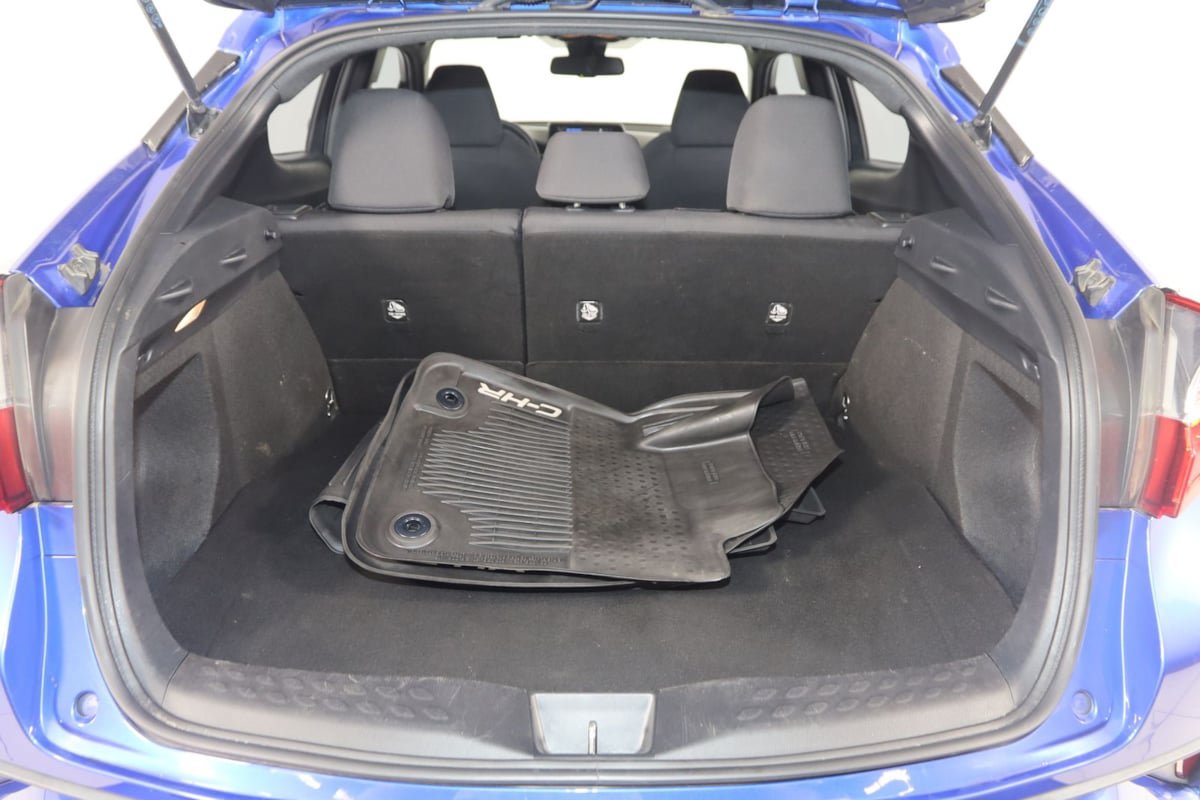 Used 2018 Toyota C-HR XLE FWD image 43