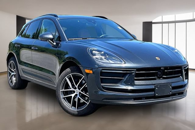 Used 2026 Porsche Macan AWD/4WD image 3