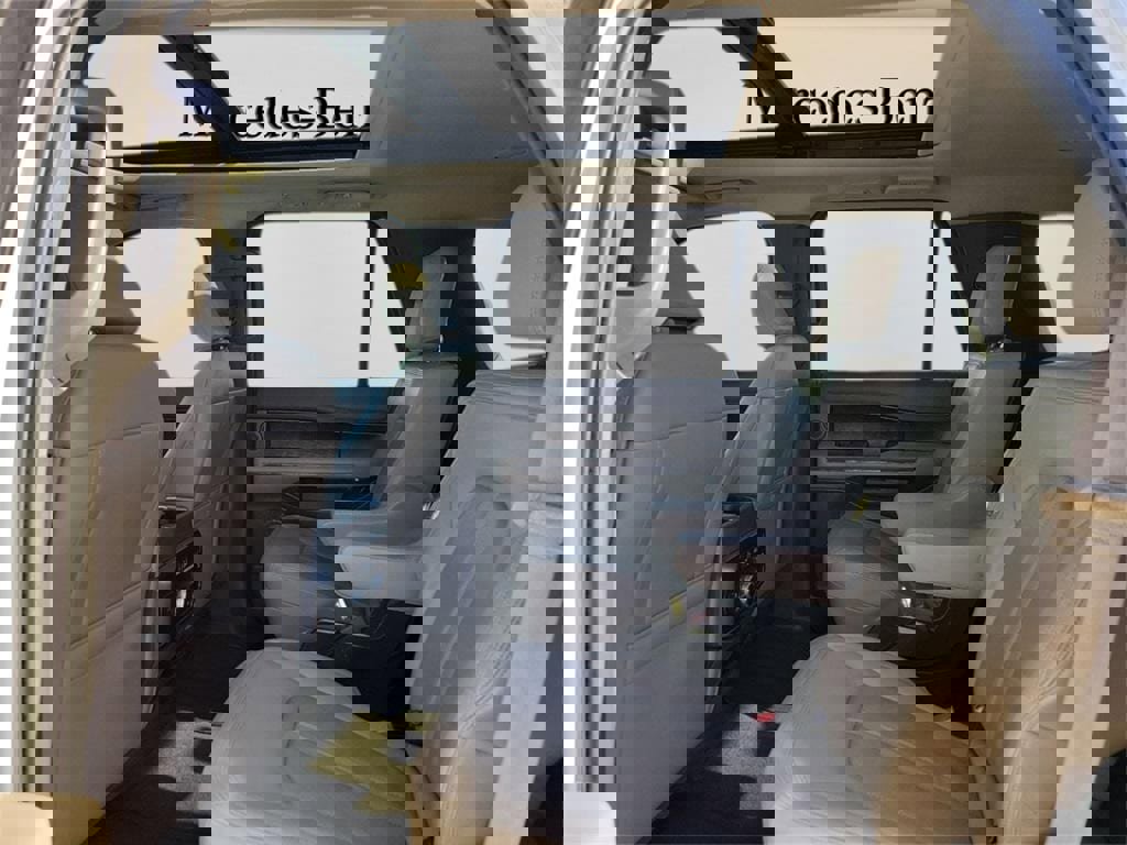 Used 2021 Ford Expedition Limited image 13