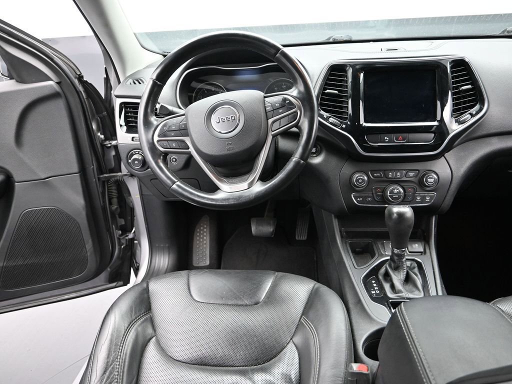 Used 2019 Jeep Cherokee Limited image 12