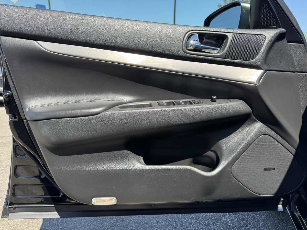 Used 2015 INFINITI Q40 AWD w/ Navigation Package image 24
