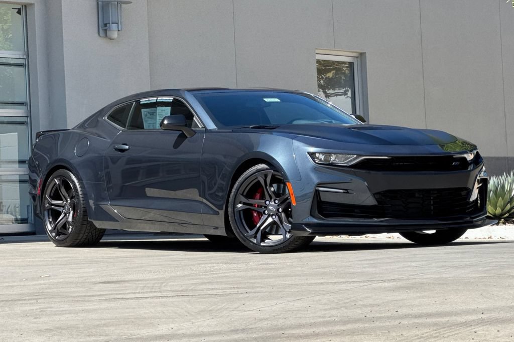 Used 2020 Chevrolet Camaro SS RWD image 2