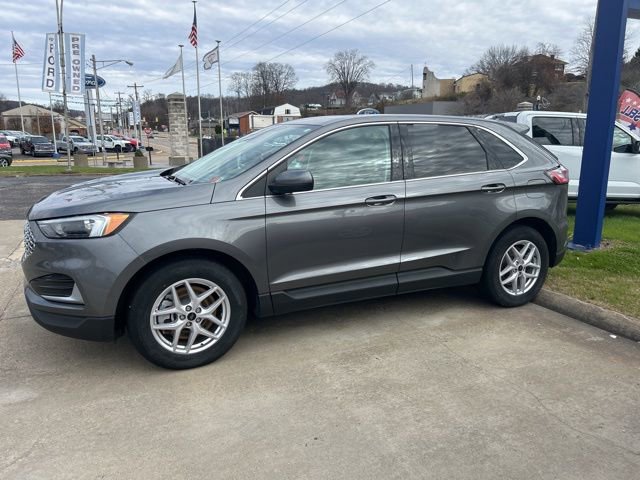Used 2023 Ford Edge SEL AWD/4WD image 3