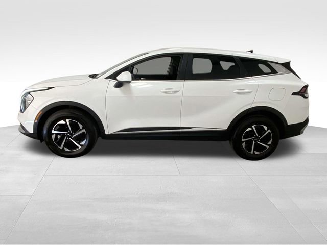 Used 2023 Kia Sportage LX image 2