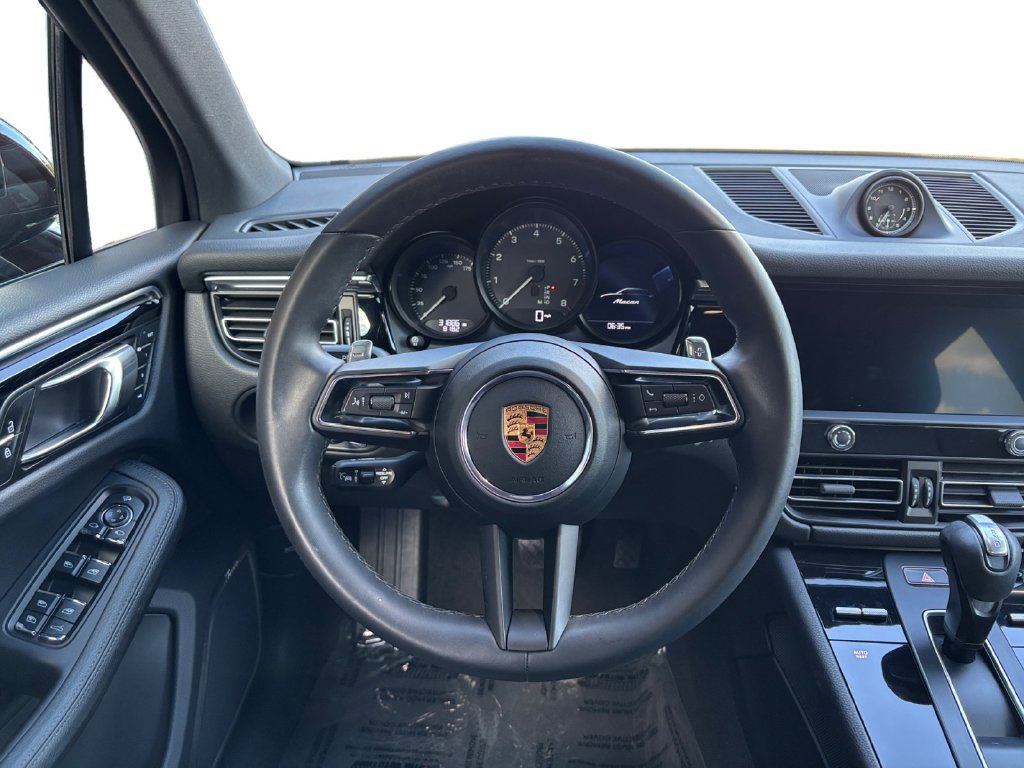 Used 2023 Porsche Macan AWD/4WD image 12