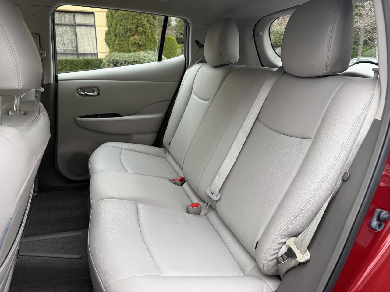 Used 2012 Nissan Leaf SL image 23