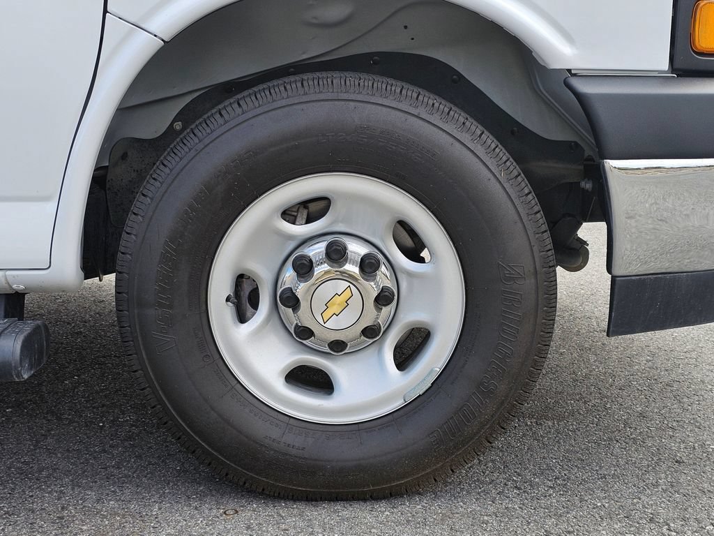 Certified 2025 Chevrolet Express 3500 LT RWD image 16
