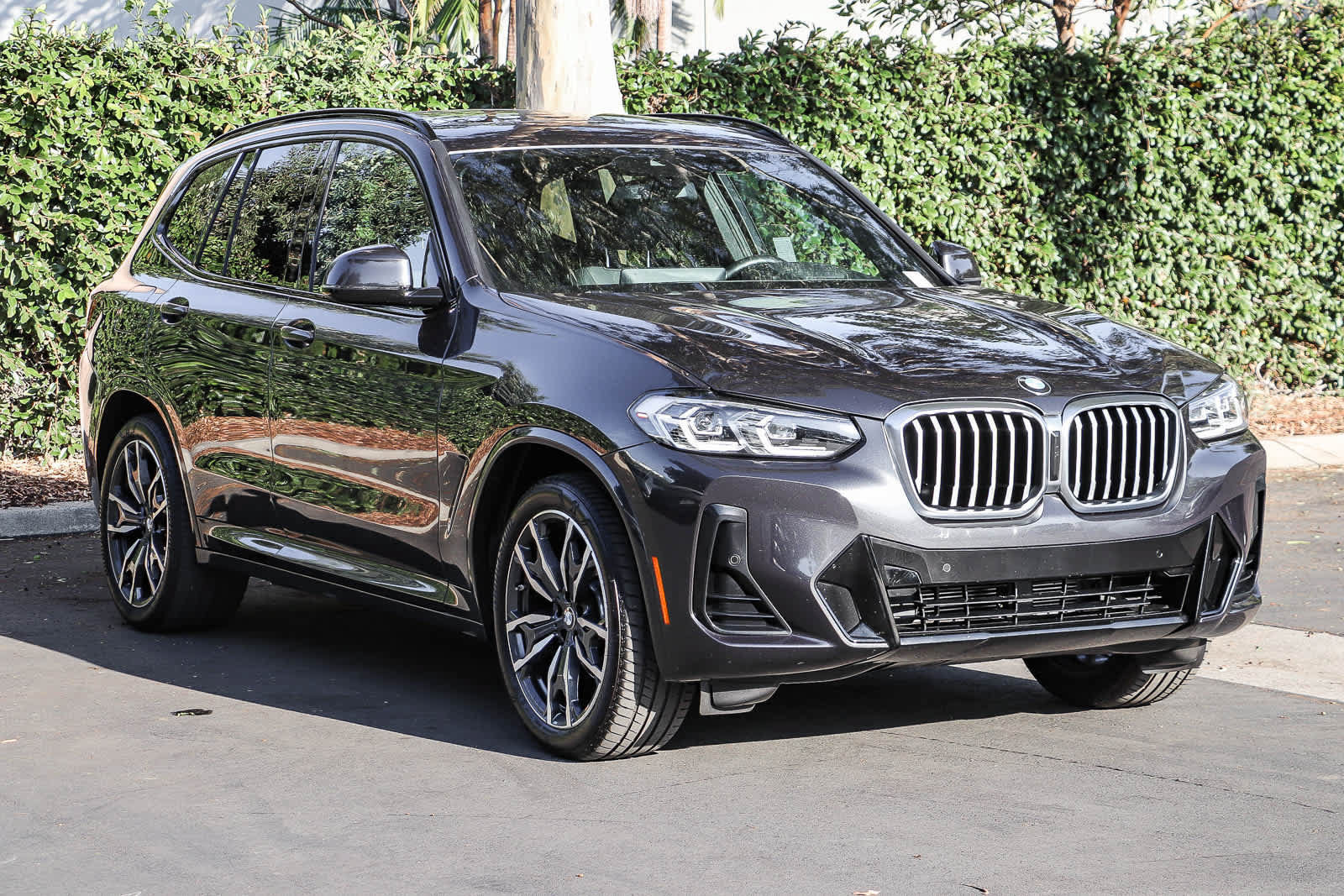 Used 2022 BMW X3 sDrive30i w/ M Sport Package RWD image 3