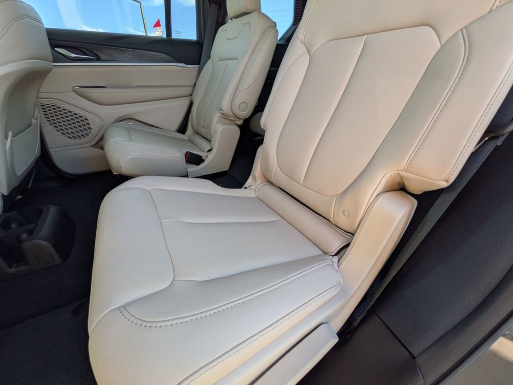 New 2025 Jeep Grand Cherokee L Limited image 30