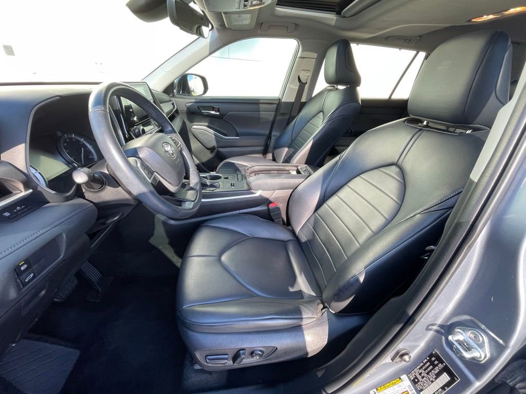 Used 2022 Toyota Highlander XLE image 27