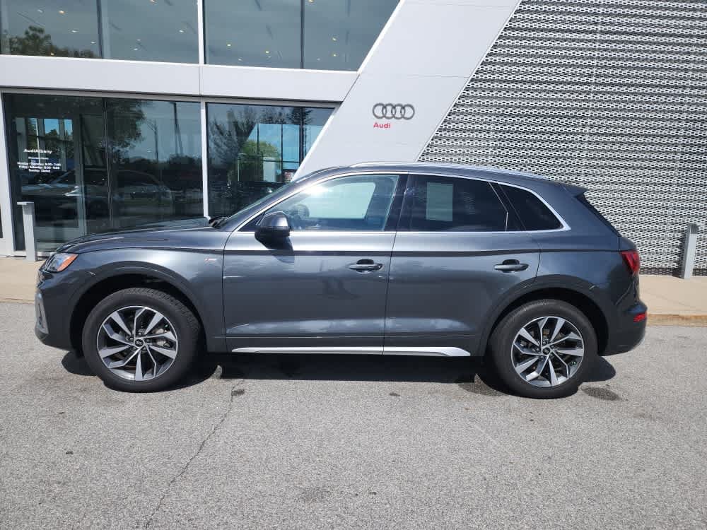 Used 2023 Audi Q5 2.0T Premium Plus w/ Premium Plus Package AWD/4WD image 2