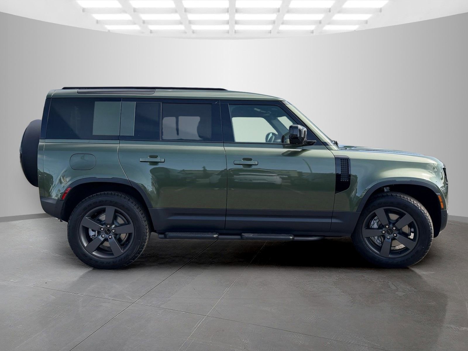 New 2026 Land Rover Defender 110 S image 4