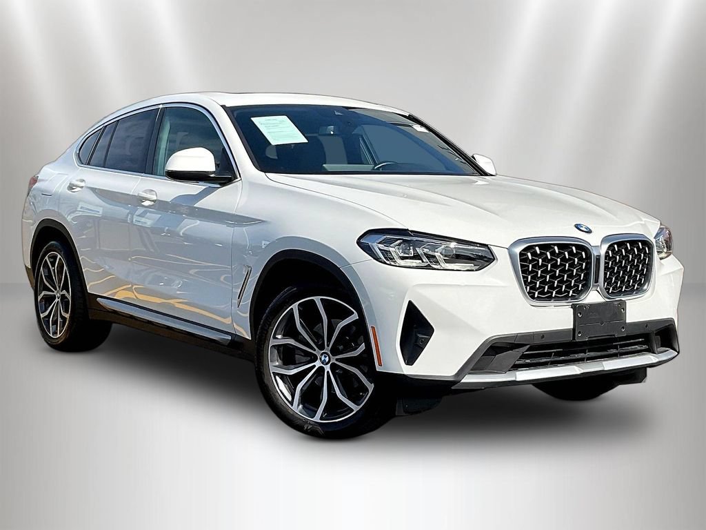 Used 2023 BMW X4 xDrive30i w/ Premium Package AWD/4WD image 3