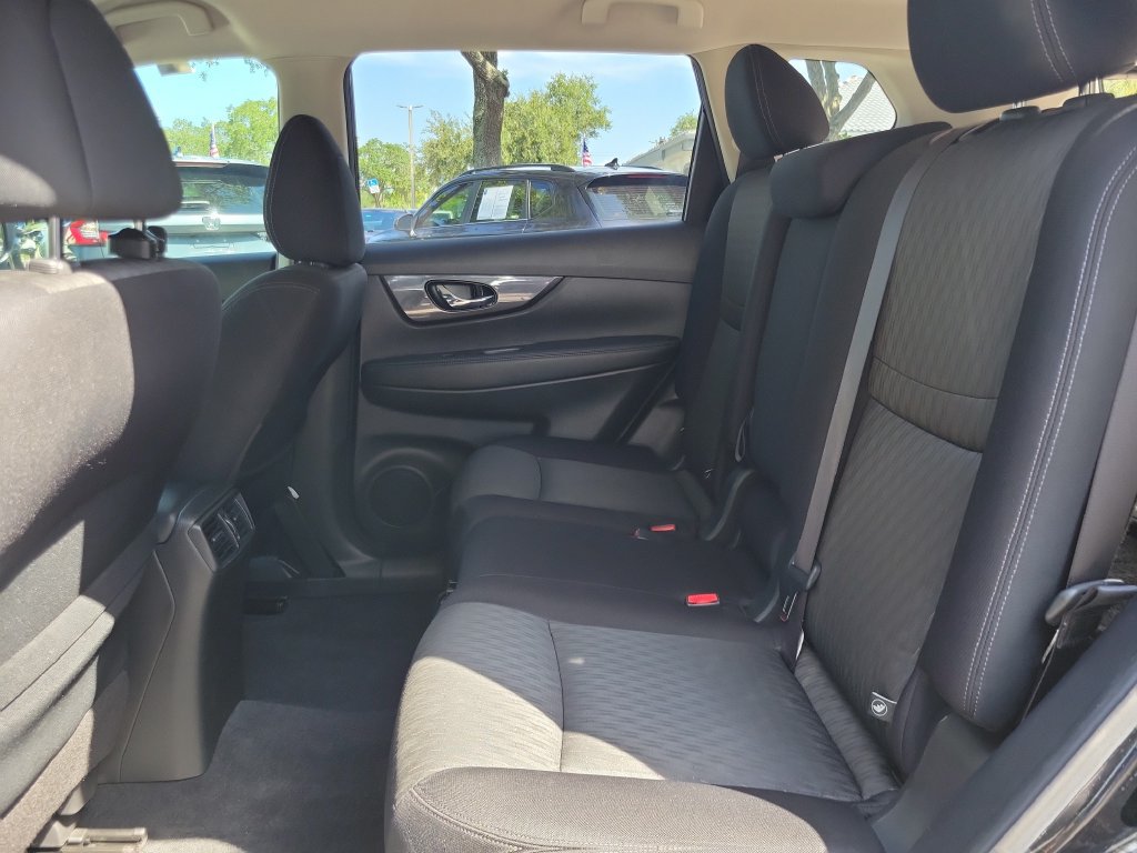 Used 2020 Nissan Rogue SV FWD image 8