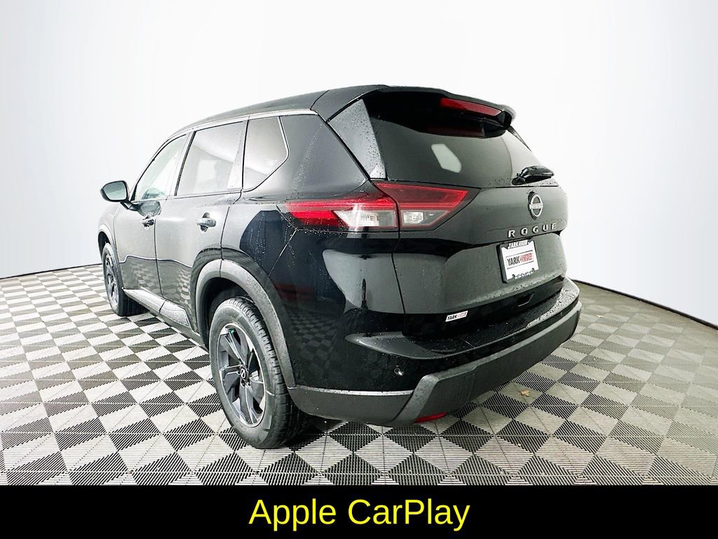 Used 2025 Nissan Rogue SV image 7