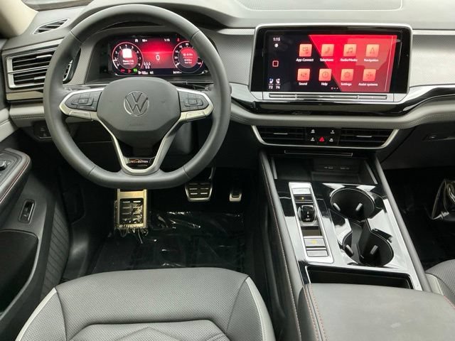 Used 2024 Volkswagen Atlas Peak Edition SE AWD/4WD image 14