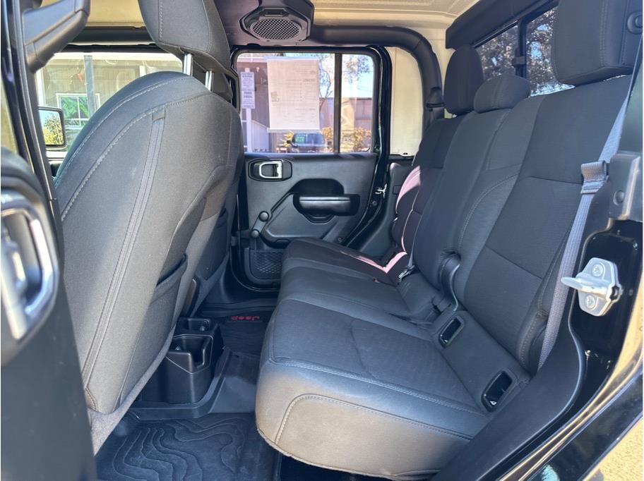 Used 2021 Jeep Gladiator Sport image 13