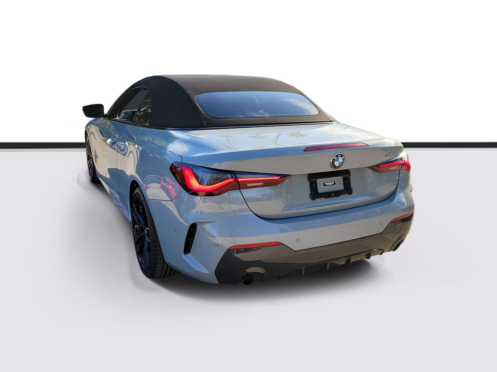 Certified 2024 BMW 430i Convertible w/ M Sport Package RWD image 4