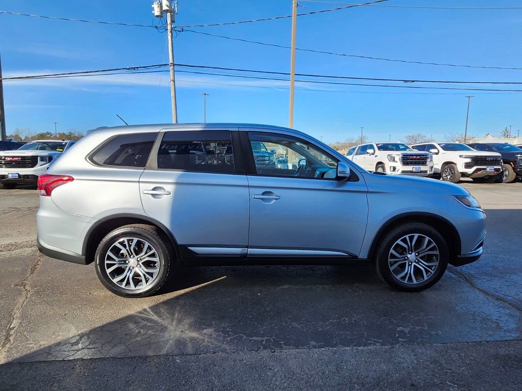Used 2016 Mitsubishi Outlander AWD image 6