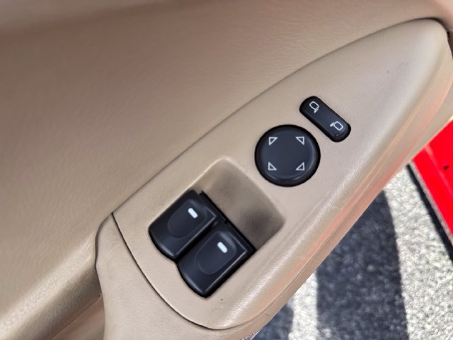 Used 2005 Chevrolet Corvette Convertible w/ Preferred Equipment Group RWD image 13