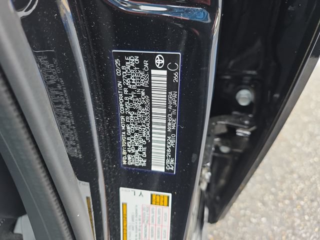 Used 2025 Toyota Prius FWD image 35
