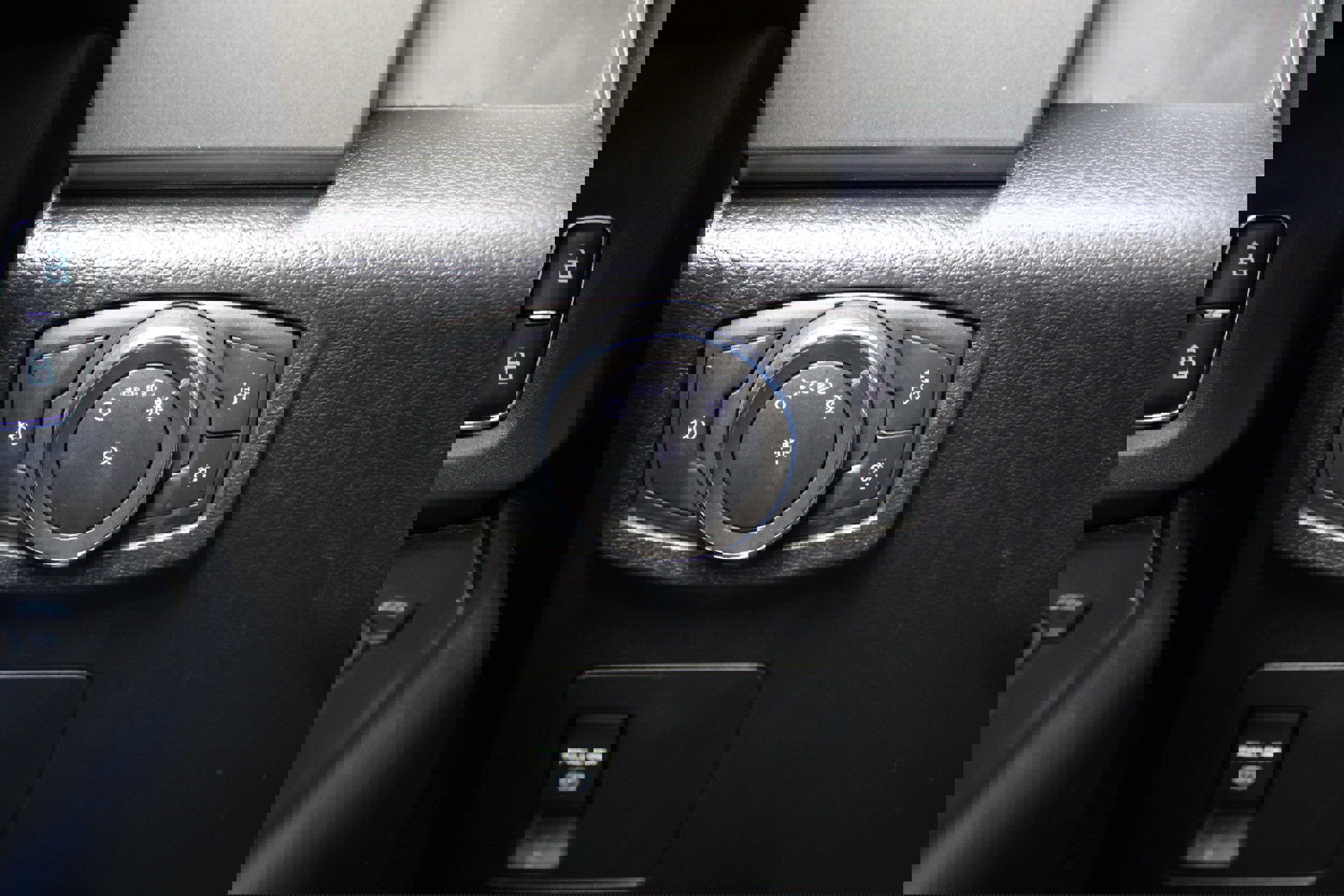 Used 2021 Ford Expedition XLT image 32