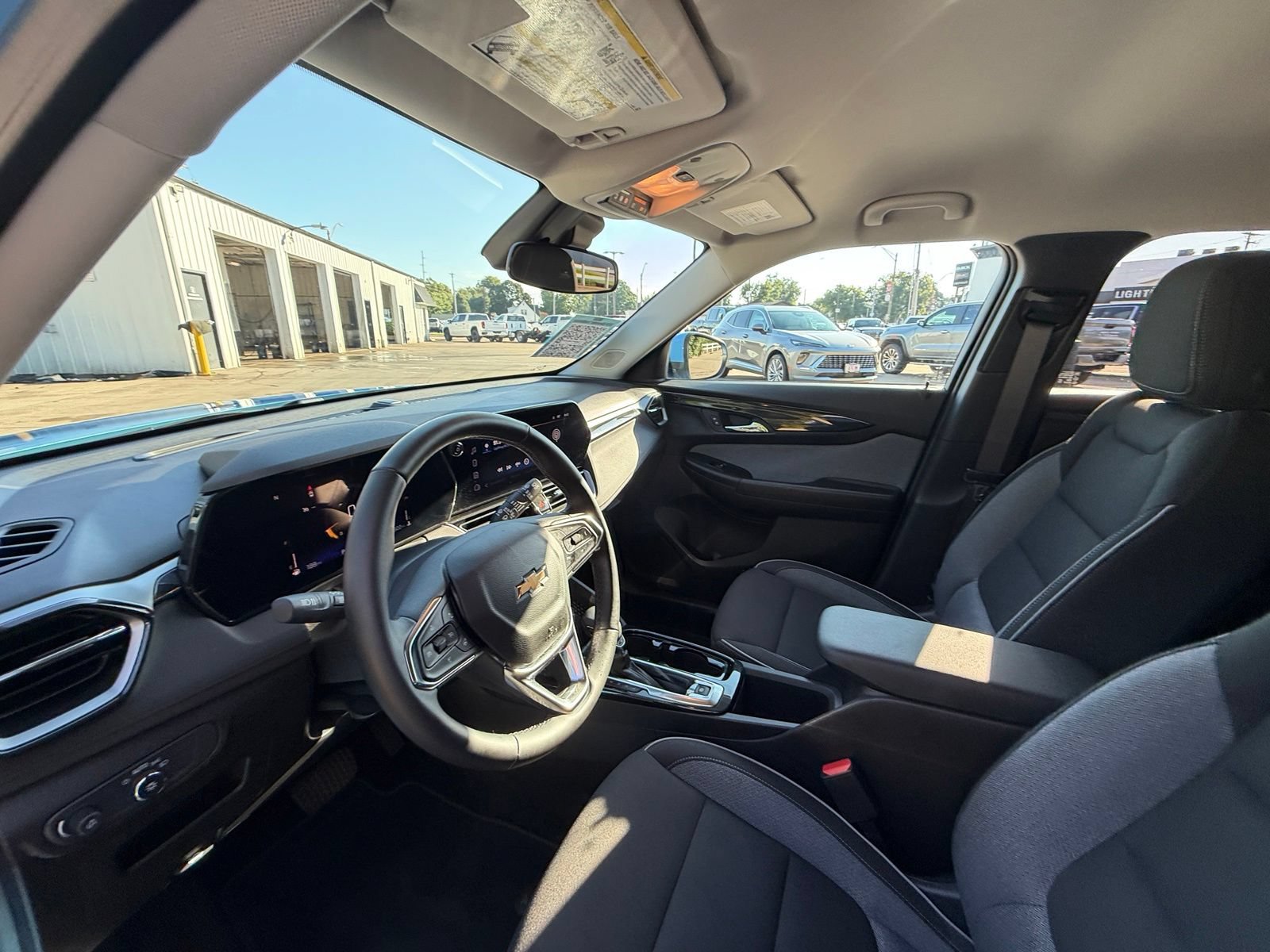 Used 2024 Chevrolet TrailBlazer LT w/ LT Cold Weather Package FWD image 10
