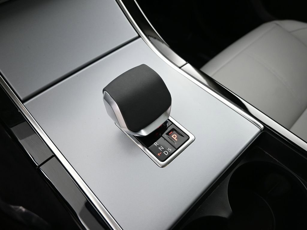 Used 2025 Land Rover Range Rover Velar S image 18