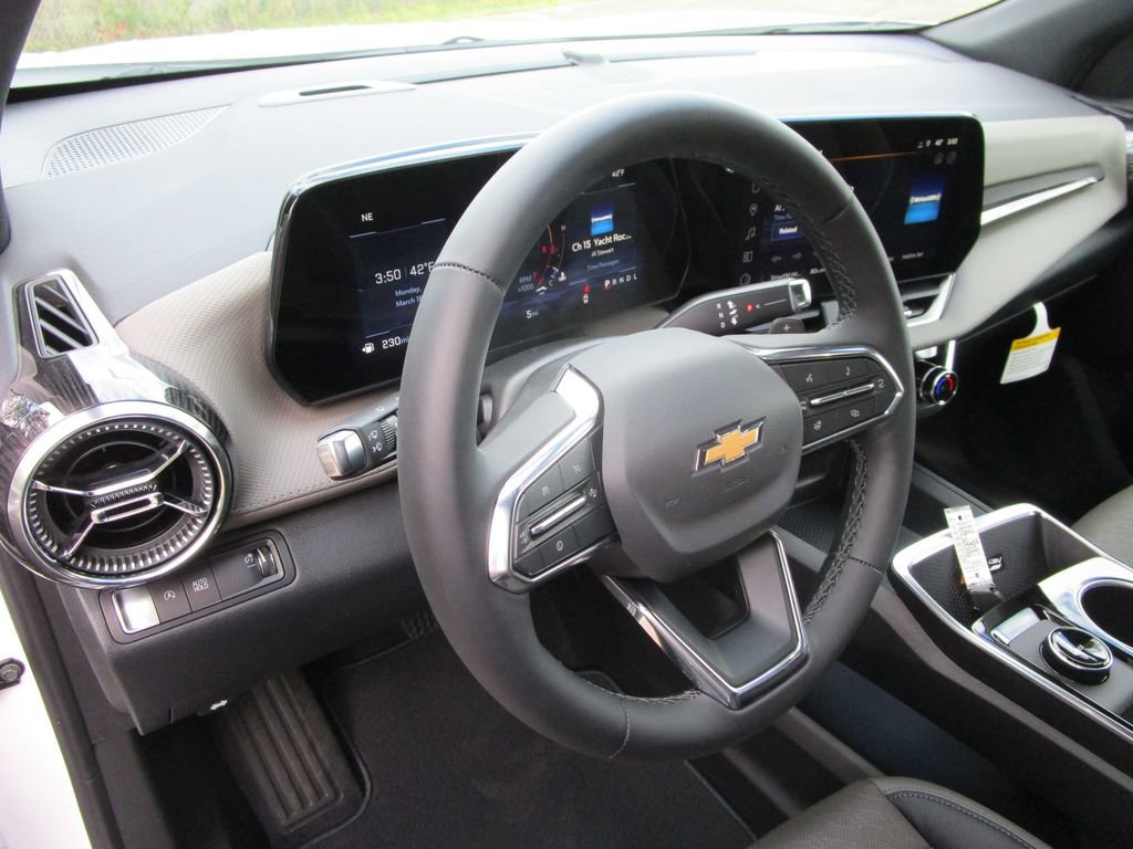 New 2026 Chevrolet Equinox LT w/ Convenience Package II image 21