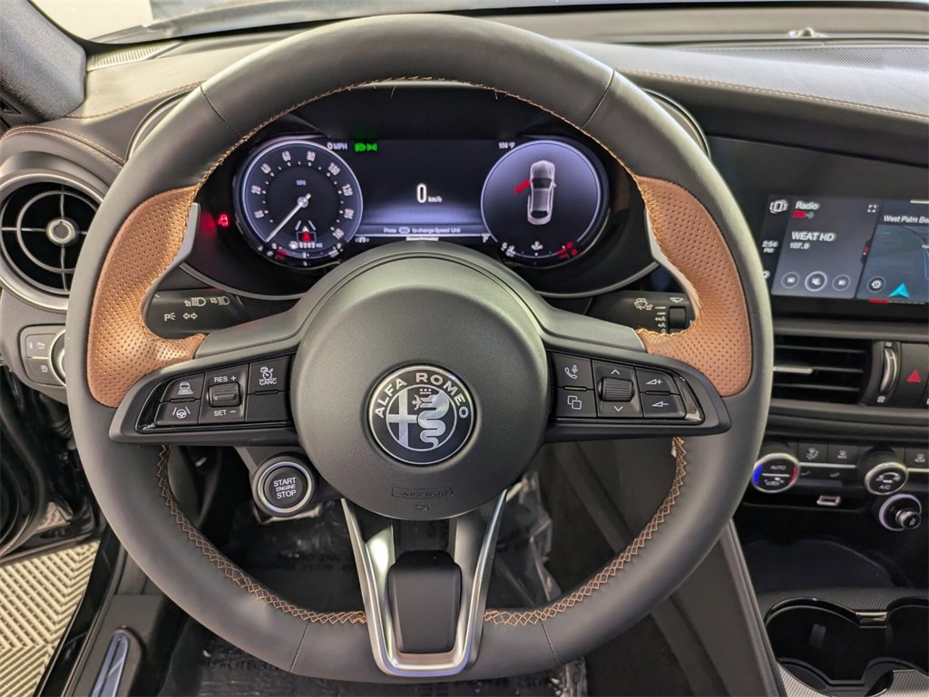 New 2025 Alfa Romeo Giulia w/ Driving Assist Package image 18