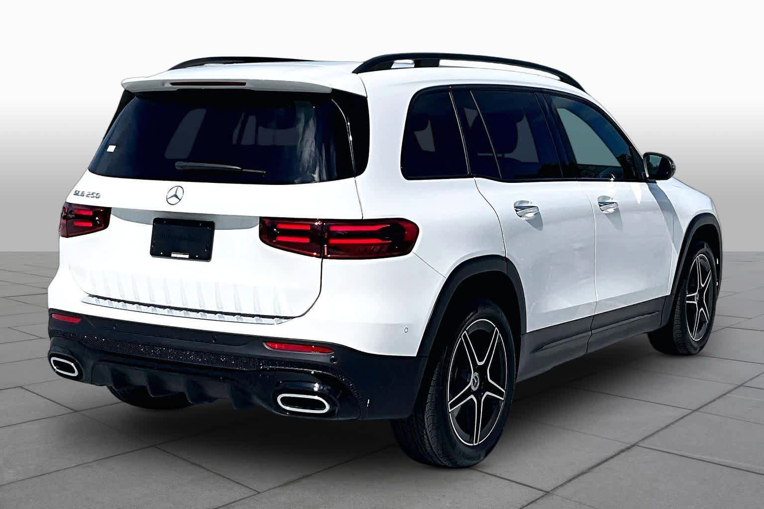Used 2025 Mercedes-Benz GLB 250 image 12