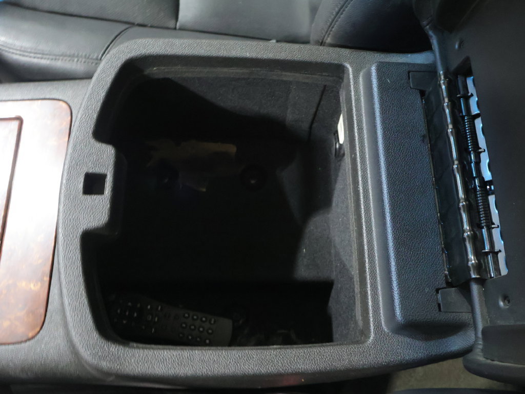 Used 2013 Chevrolet Suburban LTZ AWD/4WD image 30
