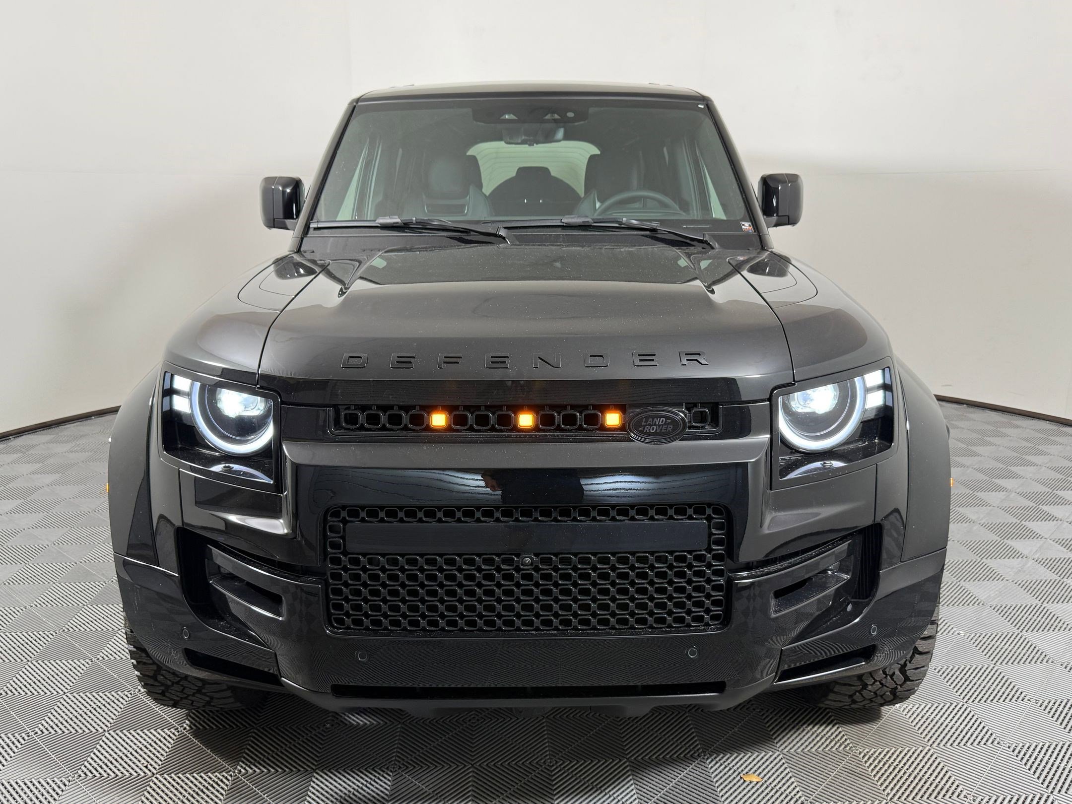 New 2026 Land Rover Defender 110 OCTA AWD/4WD image 7