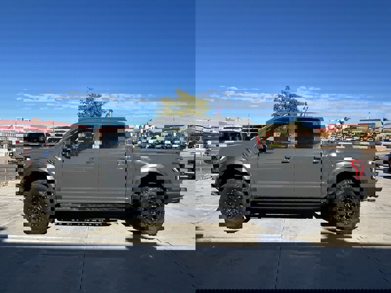 Used 2018 Ford F150 Raptor w/ Equipment Group 802A Luxury image 3