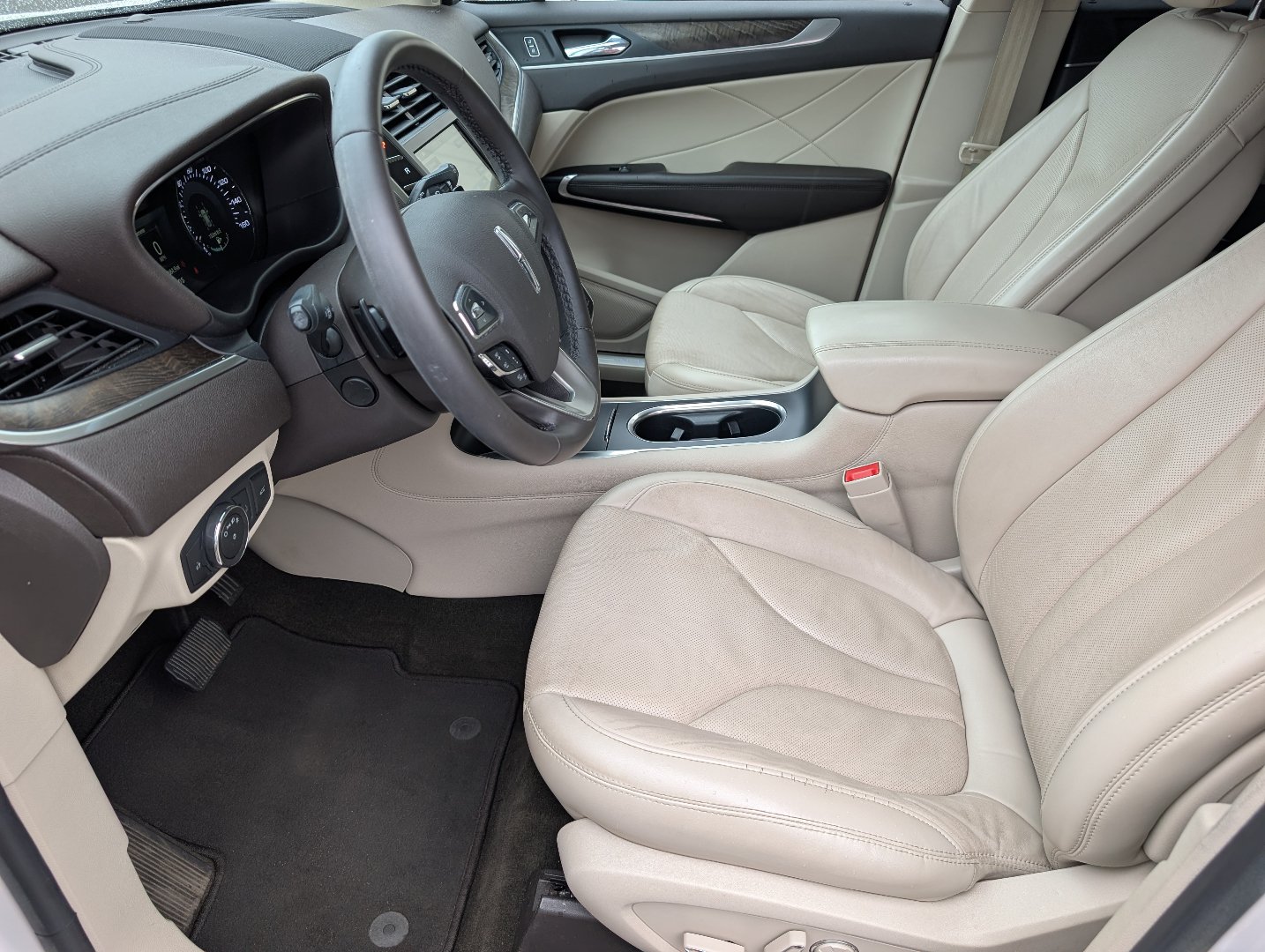 Used 2019 Lincoln MKC Reserve w/ MKC Technology Package FWD image 9