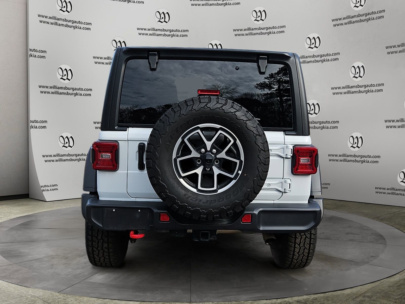 Used 2025 Jeep Wrangler Unlimited Rubicon image 4